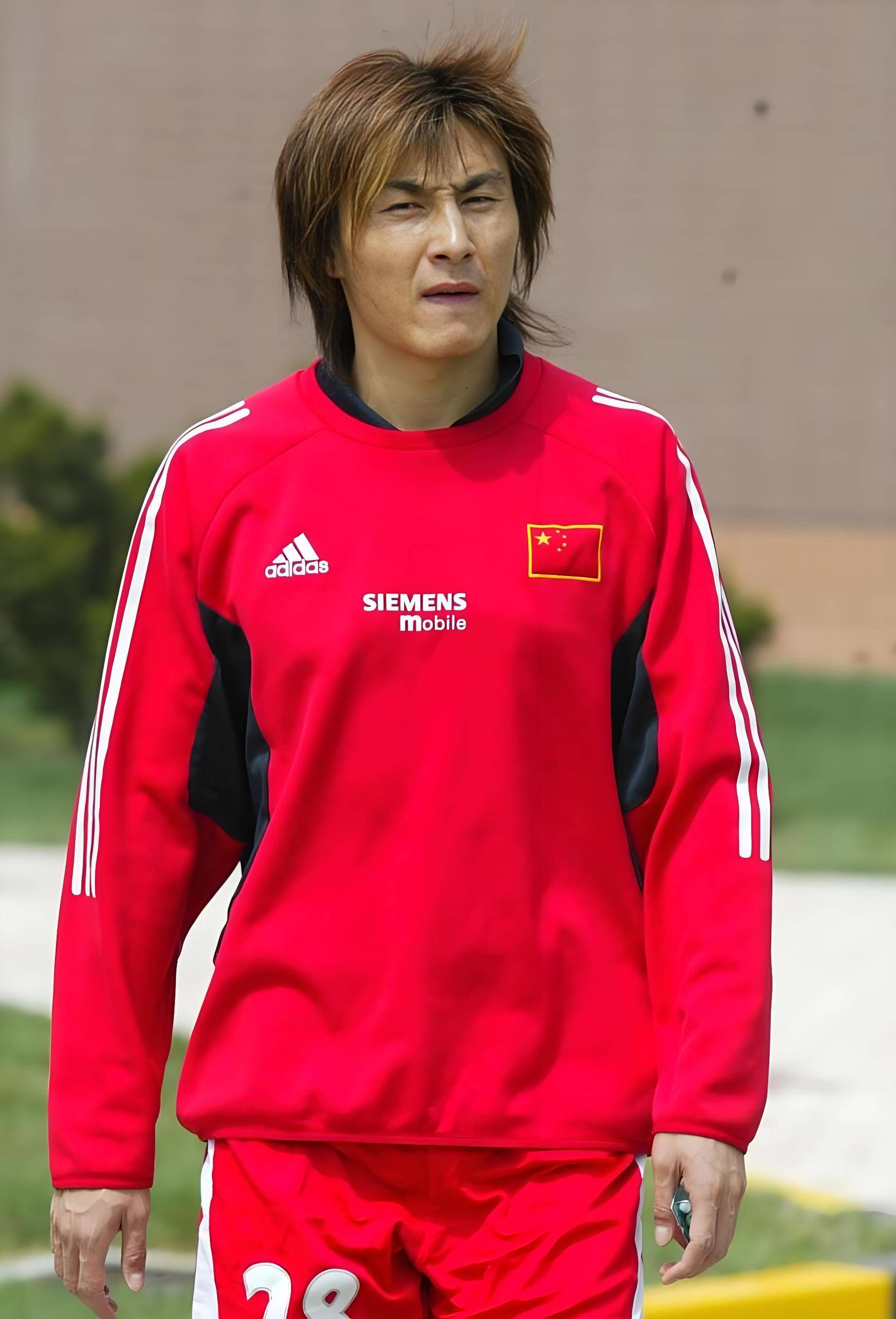 爱游戏APP-关于新赛季国内职业足球热火朝天，球员技艺精湛的信息