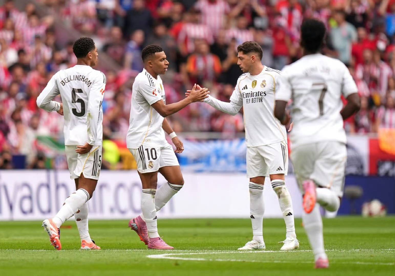 巴塞罗那憾负皇马,遭遇赛季首败 巴塞罗那憾负皇马,遭遇赛季首败