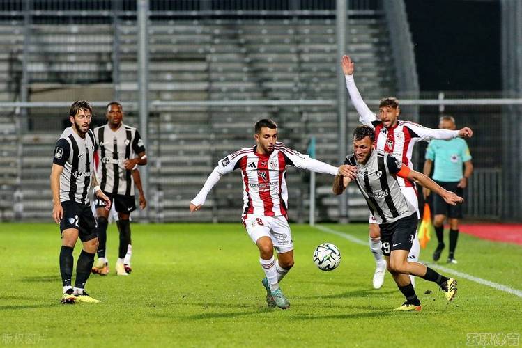 爱游戏在线-包含亚眠在主场再度败北，保级之路愈发坎坷的词条