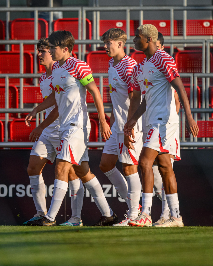 AYX体育赛事-RB莱比锡球员战意昂扬，全力以赴，决胜关头的简单介绍