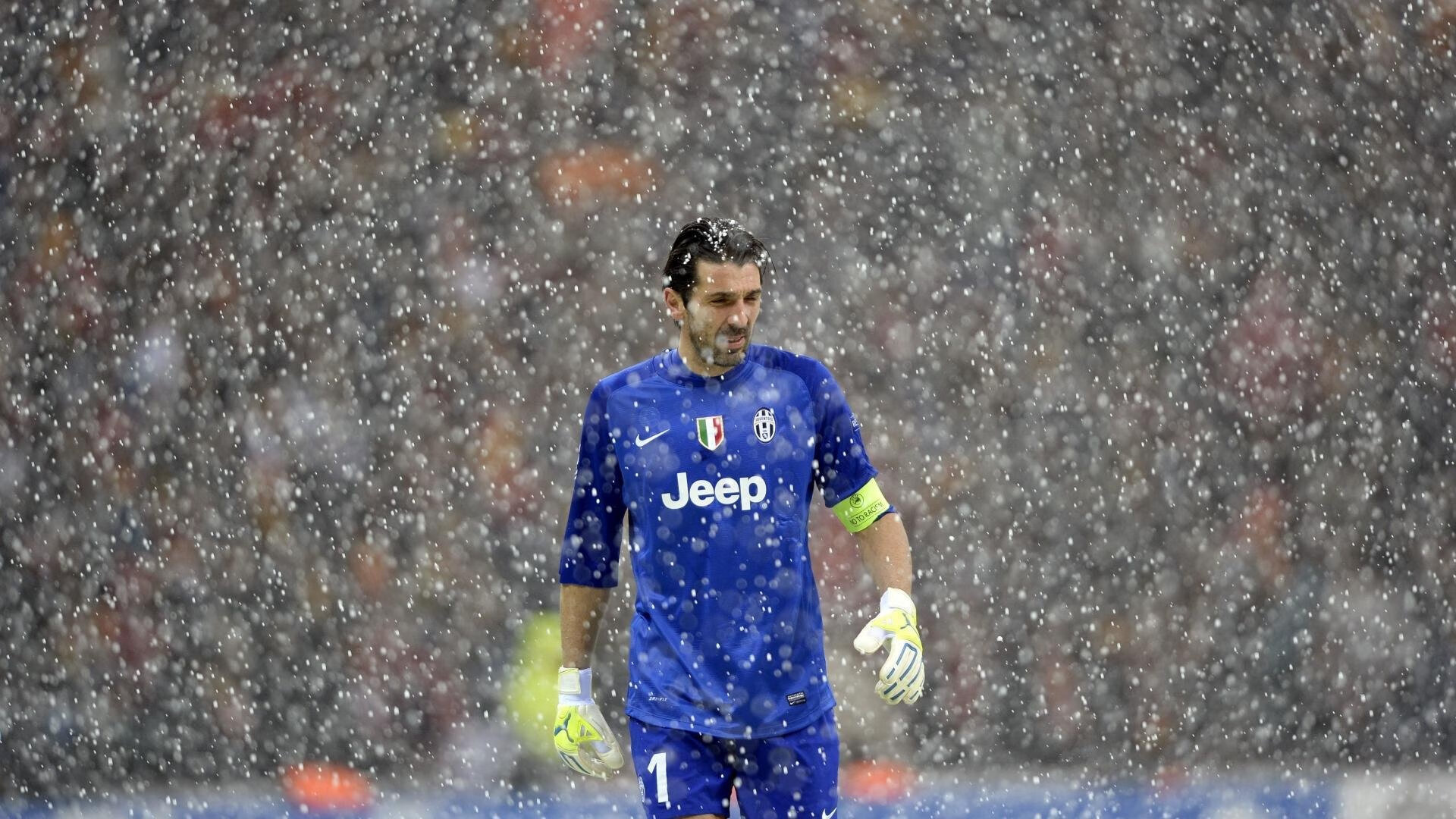 冷门与传奇,印尼队险胜丹麦,马琳带队再证羽球智慧